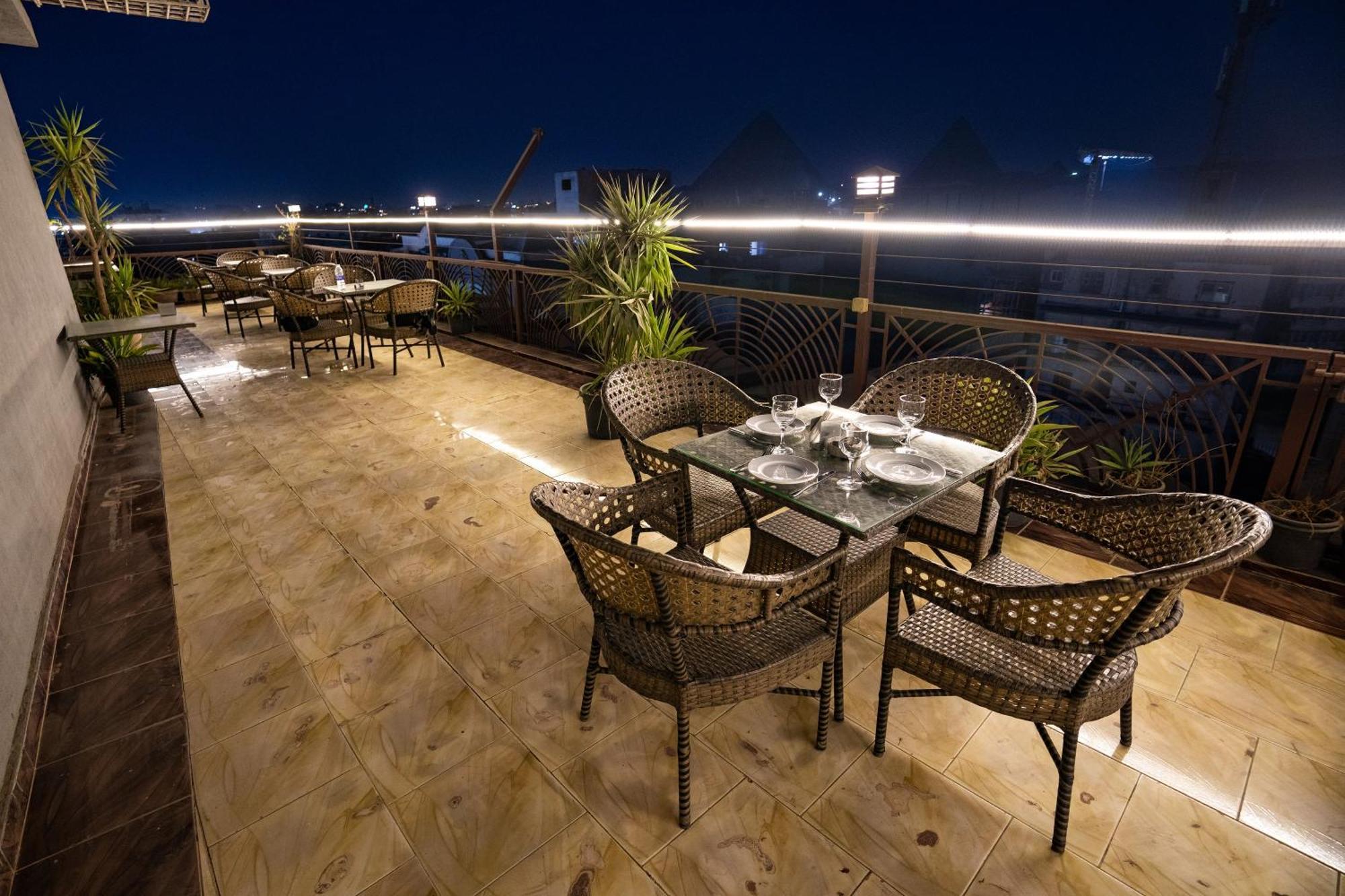 Pyramids Gem Plaza Kafret el-Gabal Exterior foto